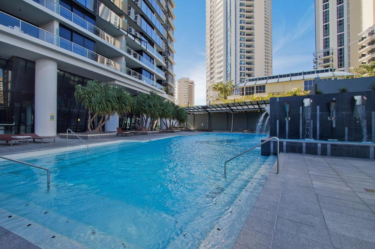 Circle On Cavill By Vaun Aparthotel Gold Coast Exterior photo