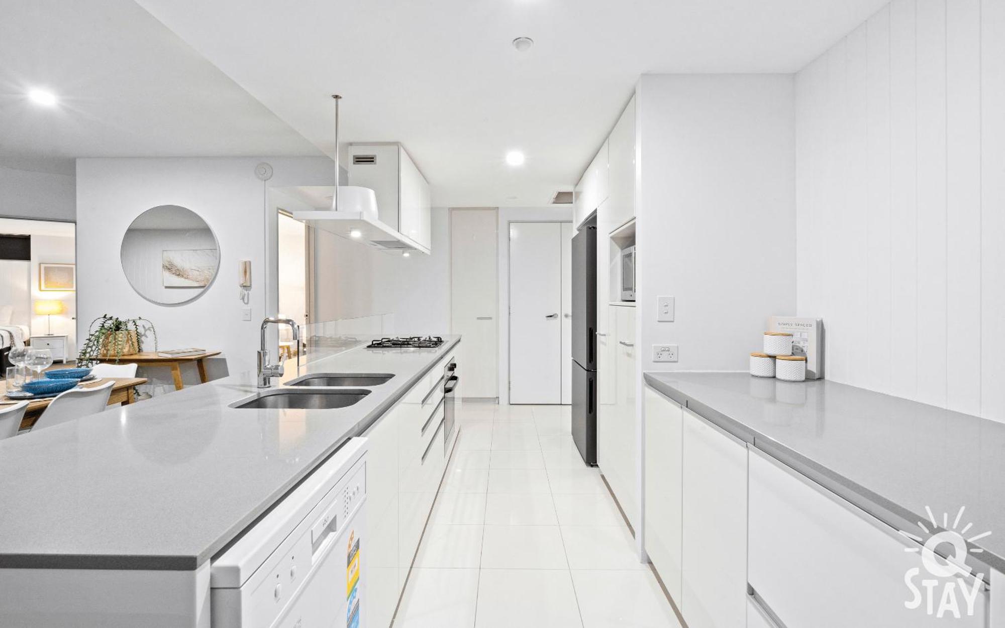 Circle On Cavill By Vaun Aparthotel Gold Coast Exterior photo