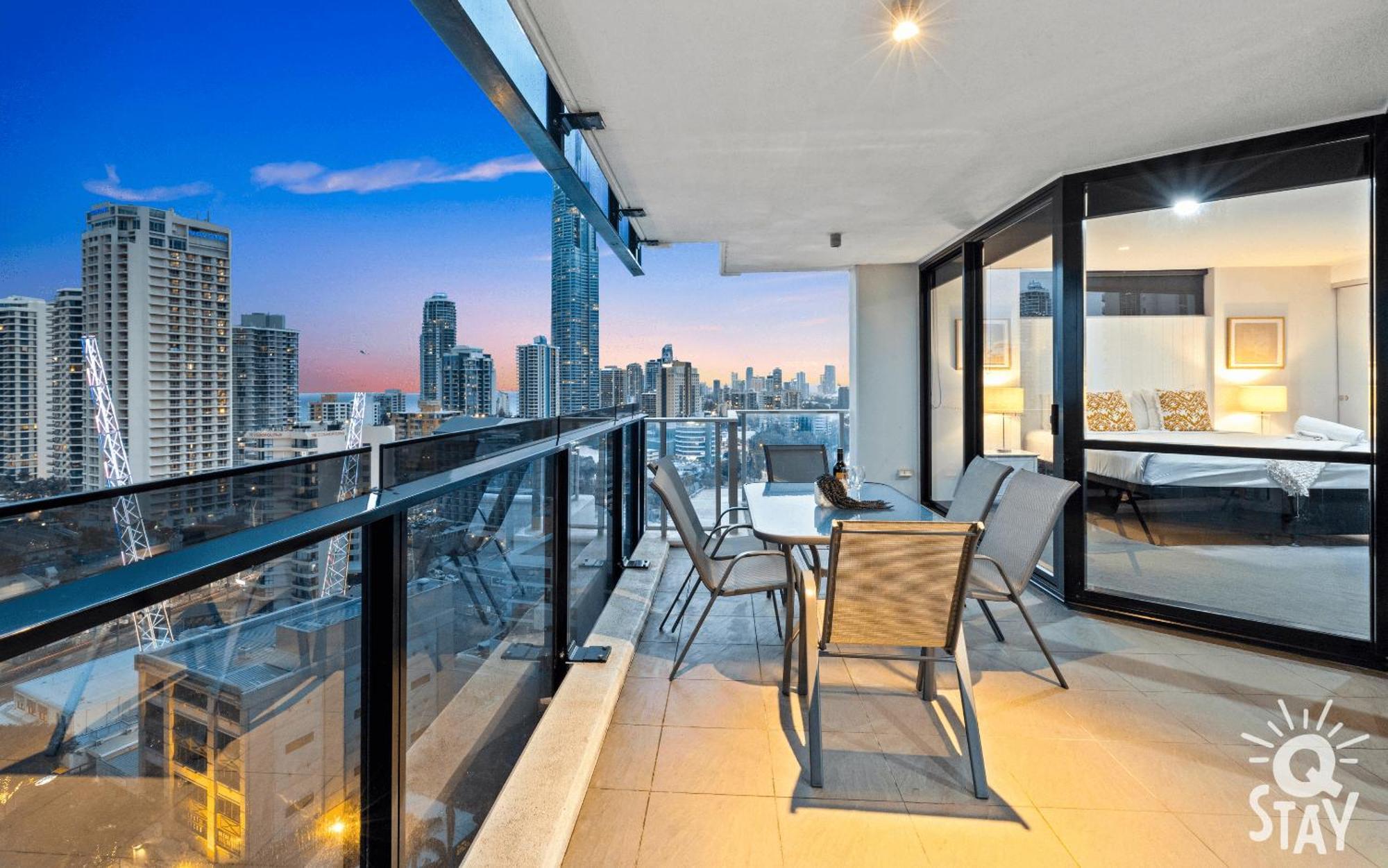 Circle On Cavill By Vaun Aparthotel Gold Coast Exterior photo