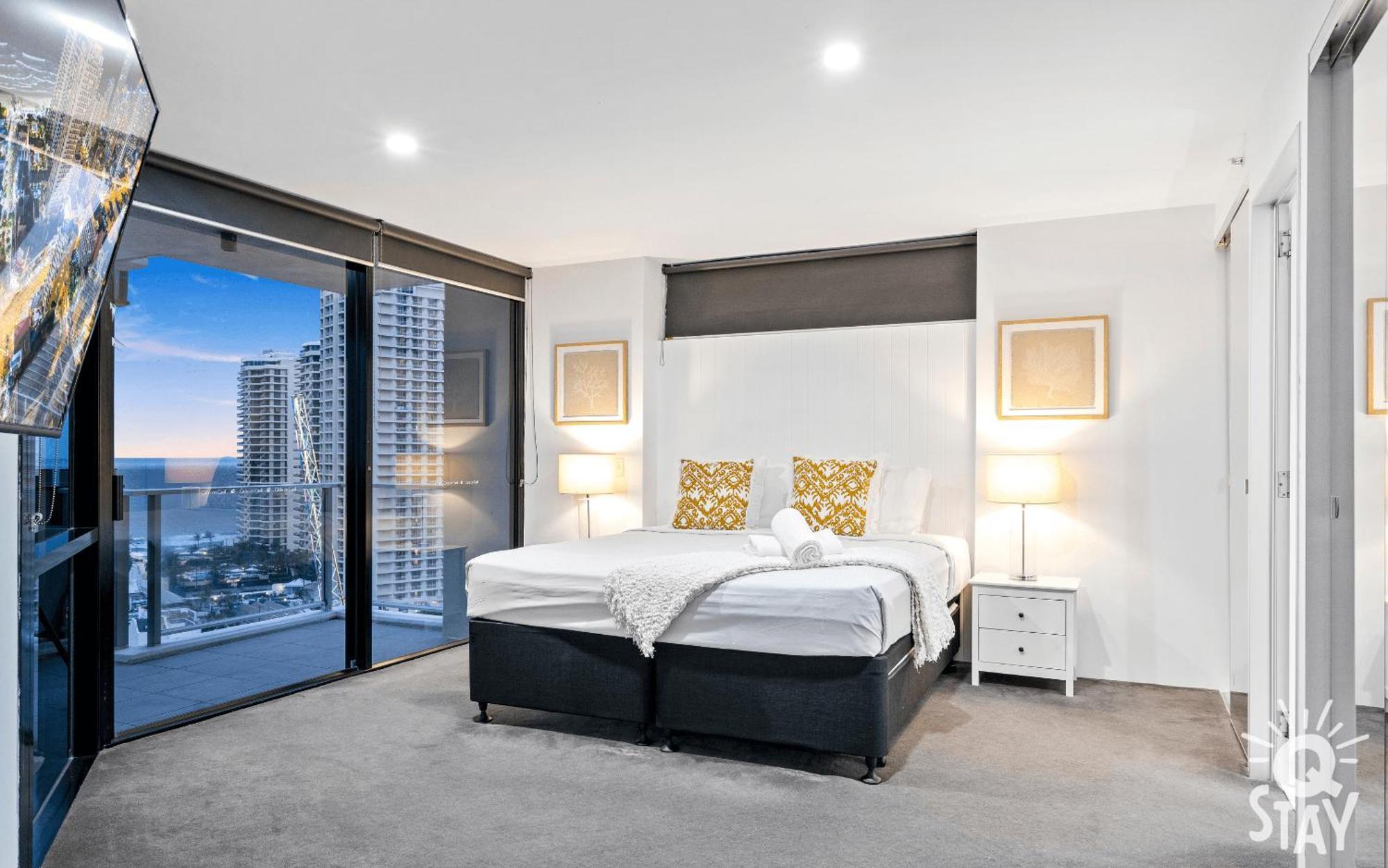 Circle On Cavill By Vaun Aparthotel Gold Coast Exterior photo